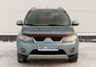 Подержанный автомобиль Mitsubishi Outlander 2008 года (2 фото)
