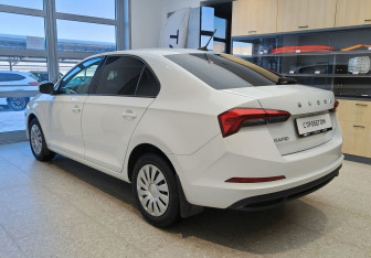 Подержанный автомобиль Skoda Rapid Liftback 2020 года (7 фото)