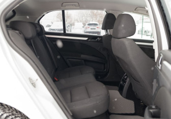 Подержанный автомобиль Skoda Superb Liftback 2014 года (17 фото)