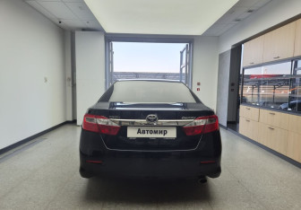 Подержанный автомобиль Toyota Camry Sedan 2013 года (5 фото)