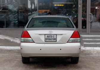 Подержанный автомобиль Toyota Mark II Sedan 2002 года (6 фото)