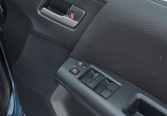 Подержанный автомобиль Honda Freed 2011 года (16 фото)