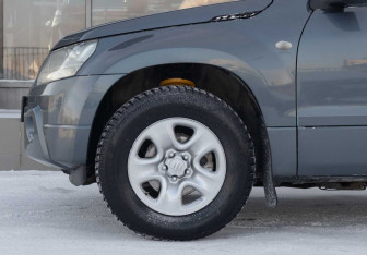 Подержанный автомобиль Suzuki Grand Vitara 2007 года (9 фото)