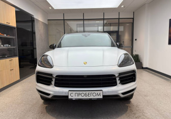 Подержанный автомобиль Porsche Cayenne 2019 года (3 фото)