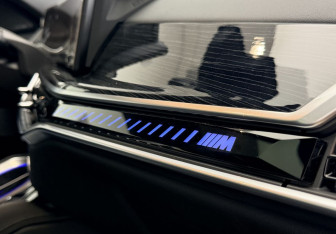 Подержанный автомобиль BMW X6 M 2024 года (26 фото)