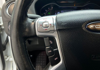 Подержанный автомобиль Ford Mondeo Sedan 2011 года (12 фото)