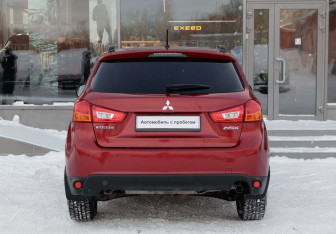Подержанный автомобиль Mitsubishi ASX 2013 года (6 фото)
