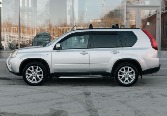 Подержанный автомобиль Nissan X-Trail 2012 года (8 фото)