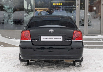 Подержанный автомобиль Toyota Avensis Sedan 2005 года (6 фото)