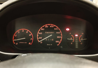 Подержанный автомобиль Honda CR-V 1997 года (11 фото)