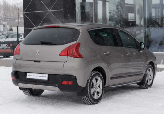 Подержанный автомобиль Peugeot 3008 2012 года (5 фото)