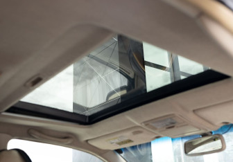 Подержанный автомобиль Lexus RX 2002 года (18 фото)