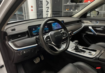 Подержанный автомобиль Jetour X70 Plus 2023 года (15 фото)