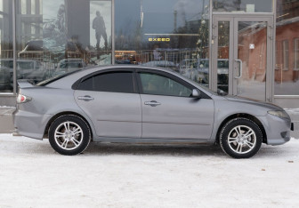 Подержанный автомобиль Mazda Atenza Sedan 2002 года (4 фото)