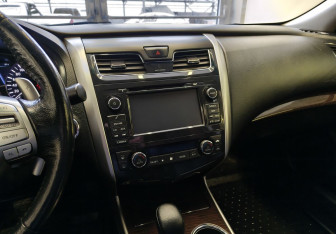 Подержанный автомобиль Nissan Teana 2014 года (13 фото)