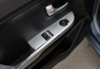 Подержанный автомобиль Kia Rio Hatchback 2015 года (16 фото)