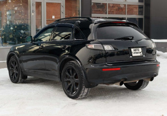 Подержанный автомобиль Infiniti FX 2005 года (7 фото)