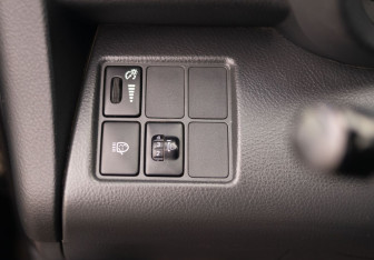 Подержанный автомобиль Toyota RAV4 2006 года (20 фото)