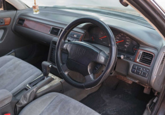 Подержанный автомобиль Honda Inspire 1992 года (11 фото)