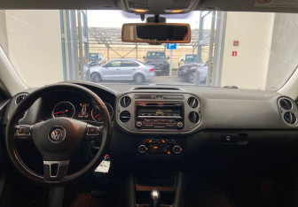 Подержанный автомобиль Volkswagen Tiguan 2013 года (14 фото)