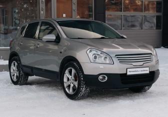 Подержанный автомобиль Nissan Qashqai 2009 года (3 фото)