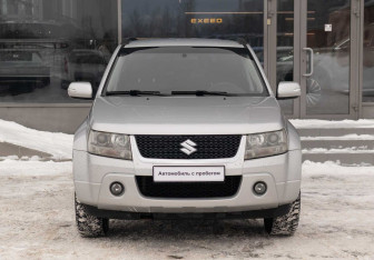 Подержанный автомобиль Suzuki Grand Vitara 2010 года (2 фото)