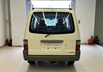 Подержанный автомобиль Mazda Bongo 2013 года (5 фото)