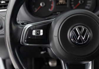 Подержанный автомобиль Volkswagen Polo Sedan 2018 года (12 фото)
