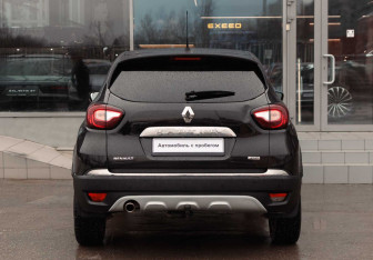 Подержанный автомобиль Renault Kaptur 2018 года (6 фото)