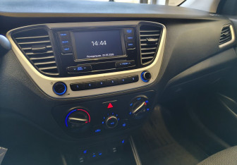 Подержанный автомобиль Hyundai Solaris Sedan 2017 года (12 фото)