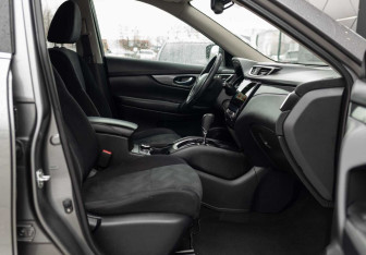 Подержанный автомобиль Nissan X-Trail 2016 года (20 фото)