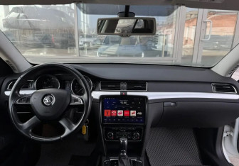 Подержанный автомобиль Skoda Superb Liftback 2014 года (9 фото)
