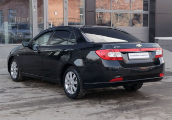 Подержанный автомобиль Chevrolet Epica 2010 года (7 фото)