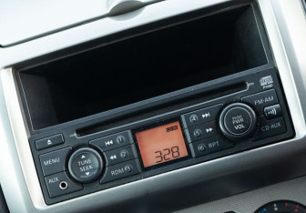 Подержанный автомобиль Nissan Note 2008 года (13 фото)