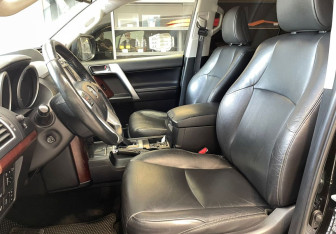 Подержанный автомобиль Toyota Land Cruiser Prado 2017 года (15 фото)