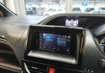 Подержанный автомобиль Toyota Esquire 2016 года (16 фото)