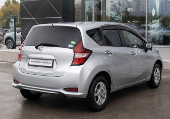 Подержанный автомобиль Nissan Note 2018 года (5 фото)