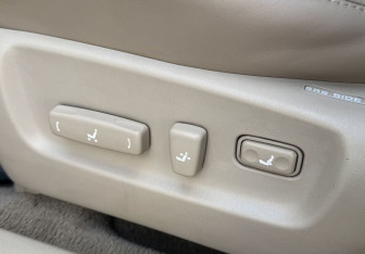 Подержанный автомобиль Lexus RX 2001 года (14 фото)