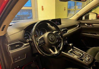 Подержанный автомобиль Mazda CX-5 2017 года (13 фото)