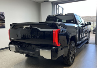 Подержанный автомобиль Toyota Tundra 2021 года (5 фото)