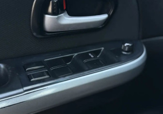 Подержанный автомобиль Suzuki Grand Vitara 2007 года (15 фото)