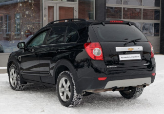 Подержанный автомобиль Chevrolet Captiva 2007 года (7 фото)