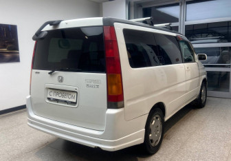 Подержанный автомобиль Honda Stepwgn 2000 года (5 фото)