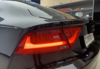 Подержанный автомобиль Audi A7 2010 года (8 фото)