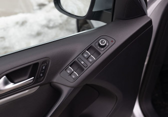 Подержанный автомобиль Volkswagen Tiguan 2012 года (16 фото)