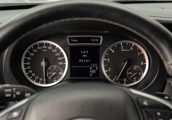 Подержанный автомобиль Infiniti QX30 2018 года (13 фото)