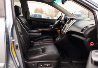 Подержанный автомобиль Lexus RX 2008 года (23 фото)