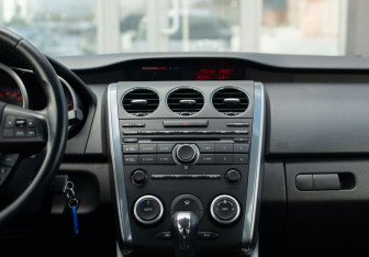 Подержанный автомобиль Mazda CX-7 2011 года (16 фото)