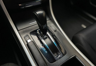 Подержанный автомобиль Honda Accord Sedan 2013 года (14 фото)