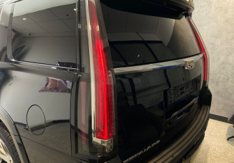 Подержанный автомобиль Cadillac Escalade Suv 2015 года (8 фото)